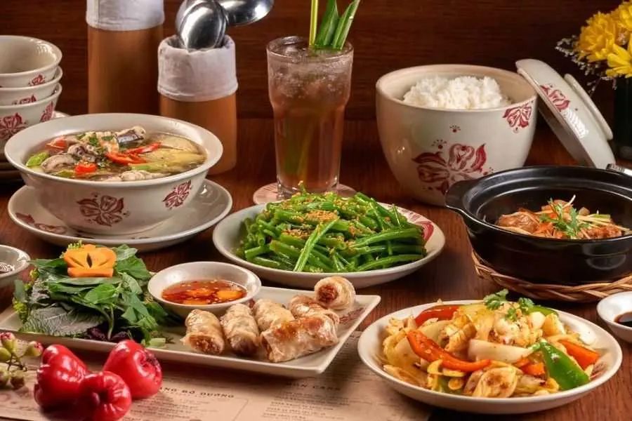 Nấu cho bạn trai bữa cơm thơm ngon và dinh dưỡng.