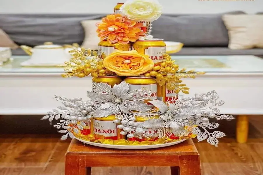 Trang trí bằng những phụ kiện sẵn có.