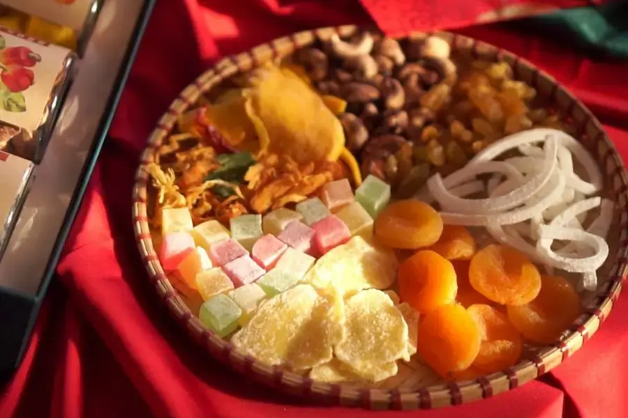 Bánh kẹo, mứt tết không thể thiếu trong các gia đình vào dịp Tết.