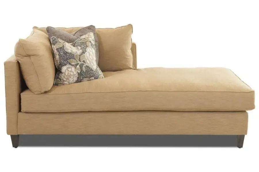 Ghế sofa đi-văng có thể kết hợp với các loại ghế khác vô cùng tiện lợi