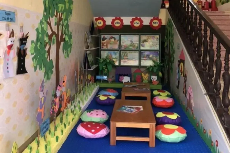 Trang trí góc thư viện có đầy đủ tiện nghi cơ bản