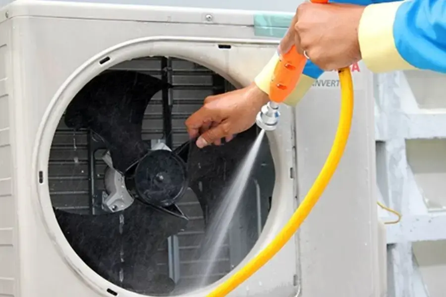 Cách vệ sinh dàn nóng Sumikura an toàn.