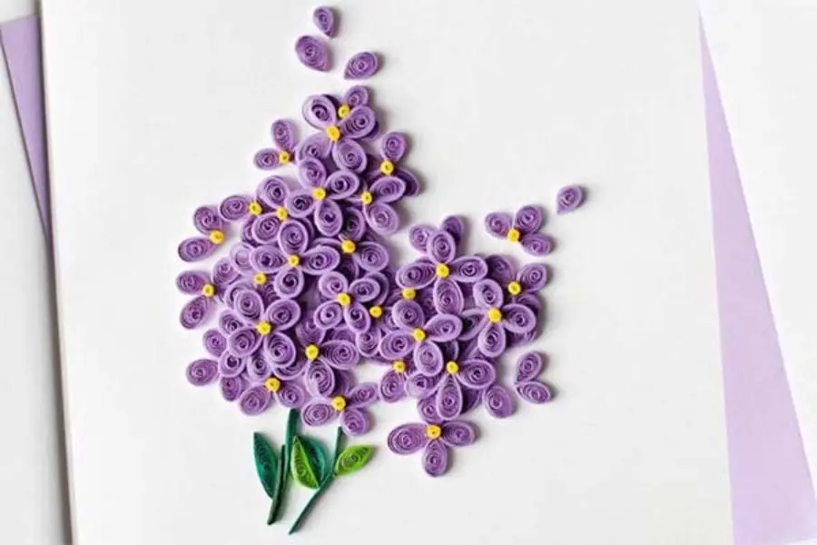 Chiếc thiệp 8/3 tặng mẹ bằng giấy quilling sáng tạo và độc đáo.