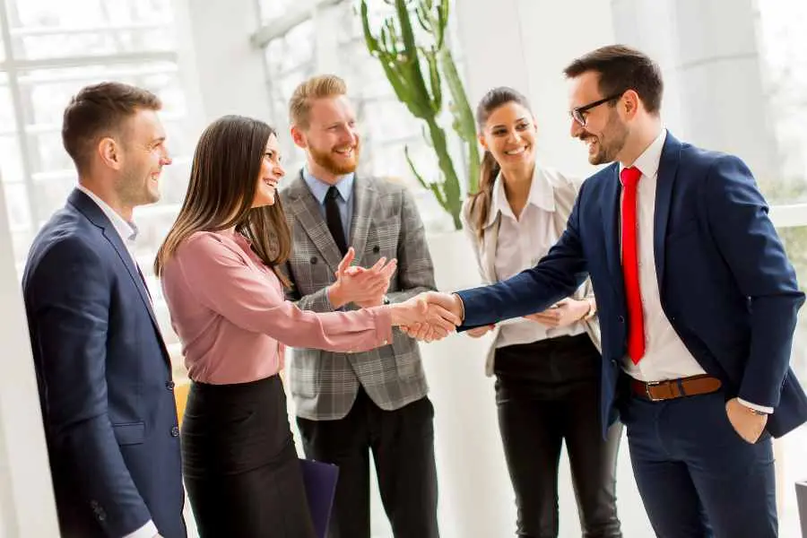 Gợi ý lời chúc 20/10 cho đối tác để gia tăng mối quan hệ hợp tác trong tương lai.