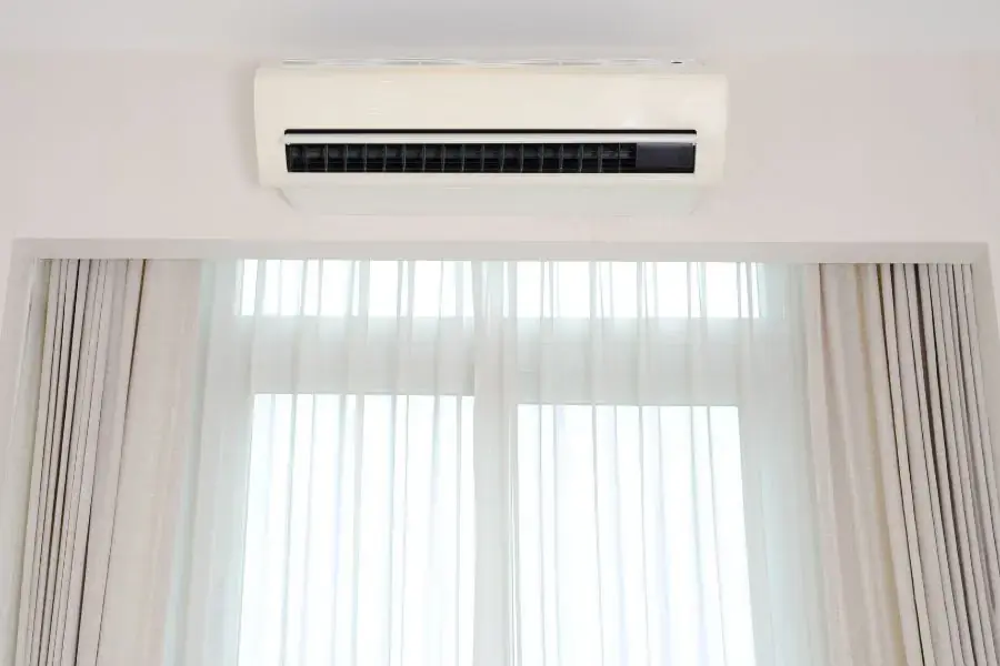 Sử dụng rèm cửa để che chén.