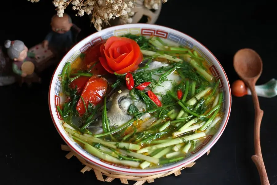 Canh cá nấu rau cần thơm ngon bổ dưỡng