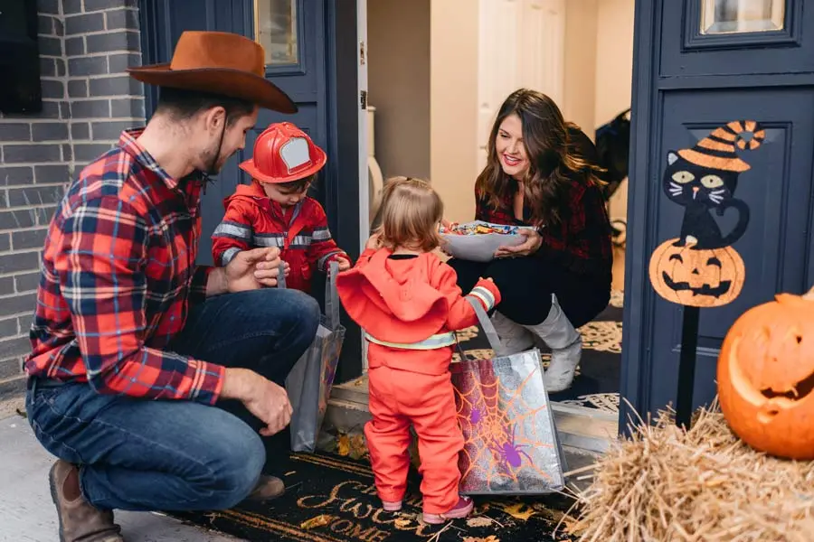 Trick Or Treat là một trong các trò chơi Halloween nổi tiếng và phổ biến nhất.