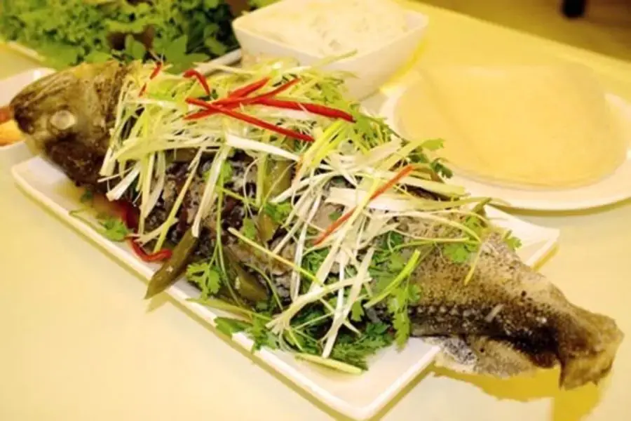 Cá bò hấp hành gừng ngọt thanh tự nhiên