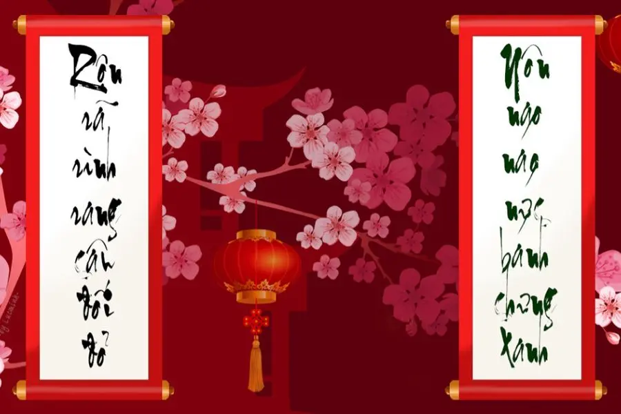Trang trí cây Tết bằng câu đối với nét mực Tàu điêu luyện có ý nghĩa sâu sắc.