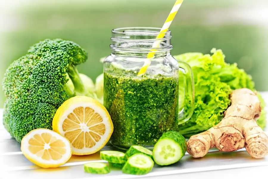 Trong quá trình detox không nên nhịn ăn và không tập luyện.