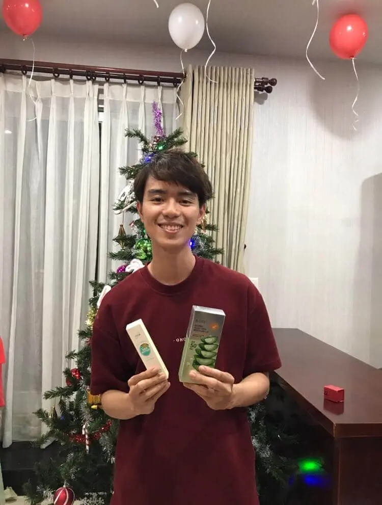 btaskee-members-exchanged-gifts-with-each-other-5