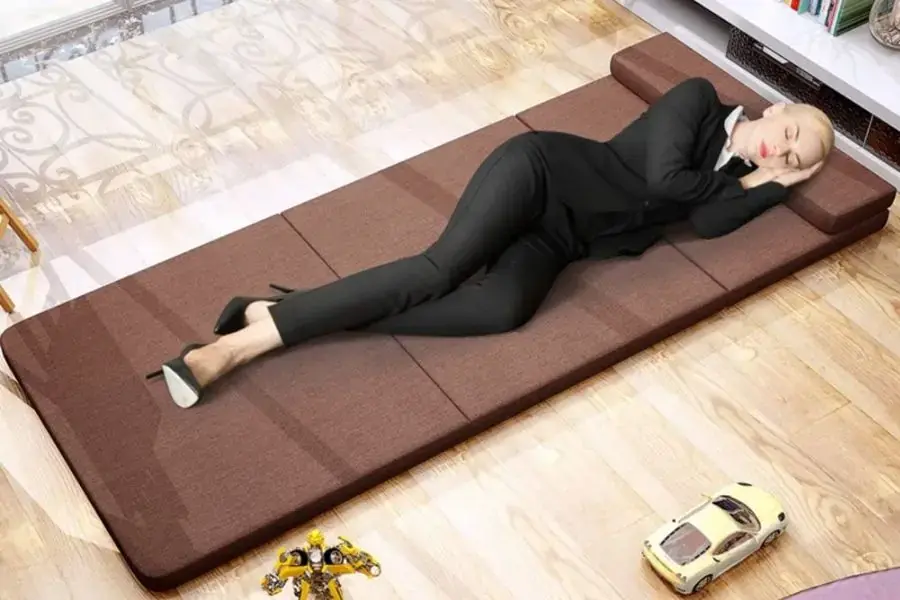 Mẫu đệm gấp gọn cho dân văn phòng, nệm du lịch cắm trại