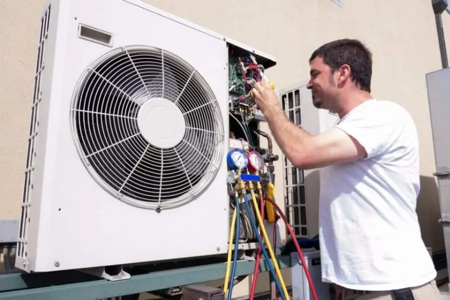 Điều hòa gặp lỗi F99 bo mạch dàn nóng gặp sự cố.