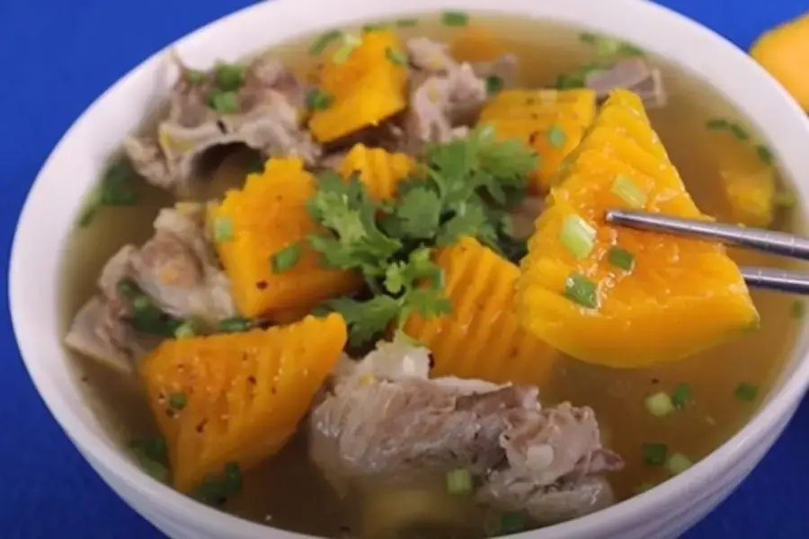 Đầy đủ dưỡng chất với canh bí hầm xương