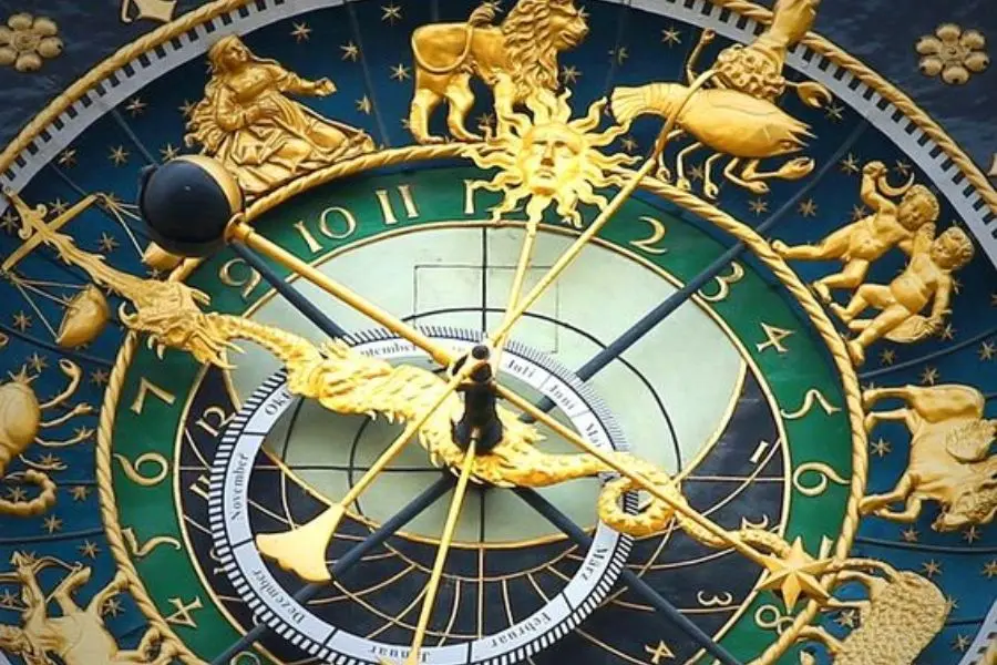 Ngày xung với bản mệnh gia chủ.