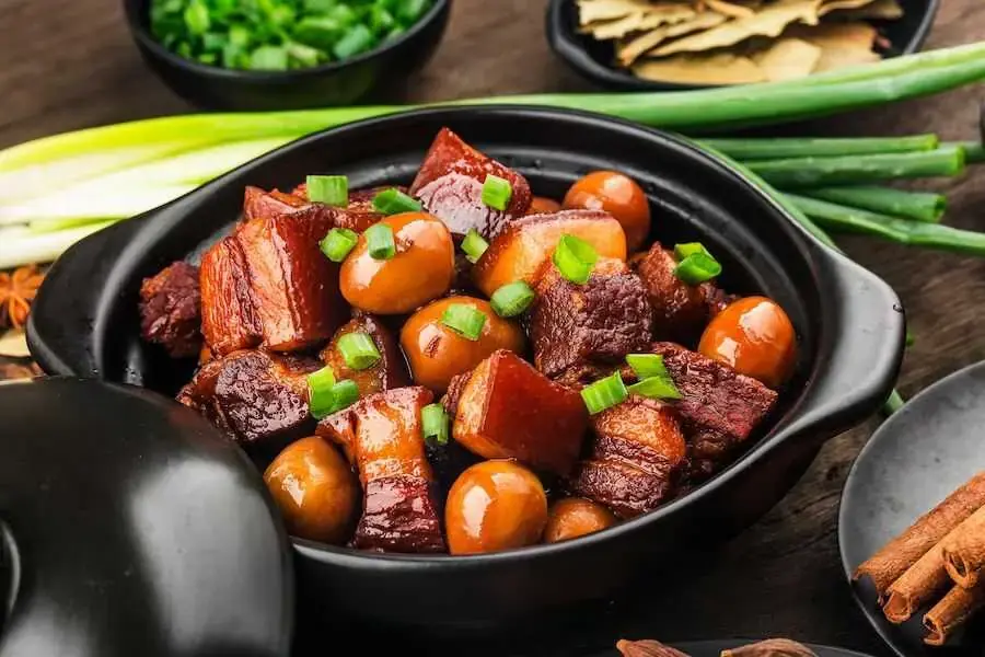Thịt kho trứng giúp bé bổ sung chất dinh dưỡng hiệu quả