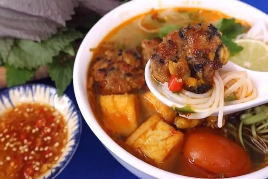 Bún ốc - một trong những món ăn thanh đạm ngày Tết được ưa chuộng, đặc biệt tại miền Bắc.