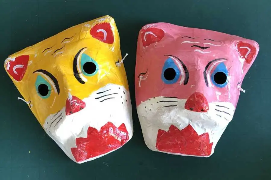 Mẫu mặt nạ giấy bồi hình con Hổ có giá 35.000 VNĐ trên sàn Shopee.