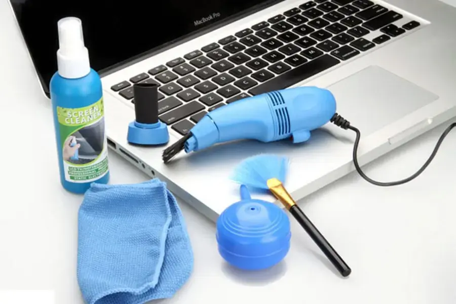 Bộ dụng cụ giúp làm sạch bàn phím hiệu quả (Nguồn: laptopcentre.com.vn)