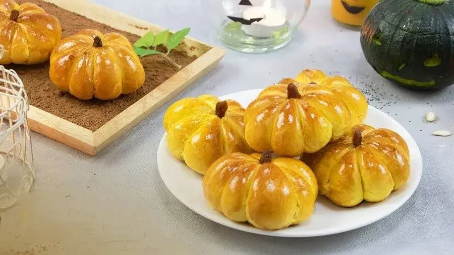Bánh bí đỏ - một món bánh truyền thống trong lễ hội Halloween.