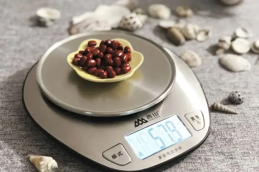 Cân tiểu ly điện tử giúp bạn xác định chính xác trọng lượng nguyên liệu.