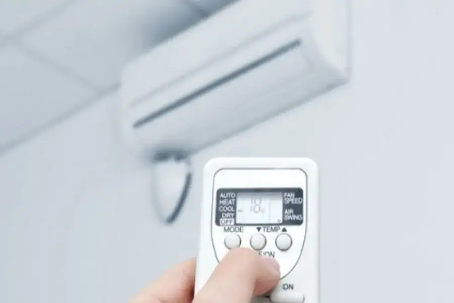 Chú ý khi tháo lắp pin điều hòa