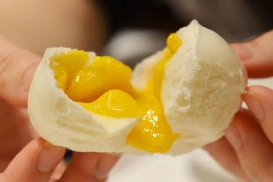 Chiếc bánh bao kim sa thành phẩm.