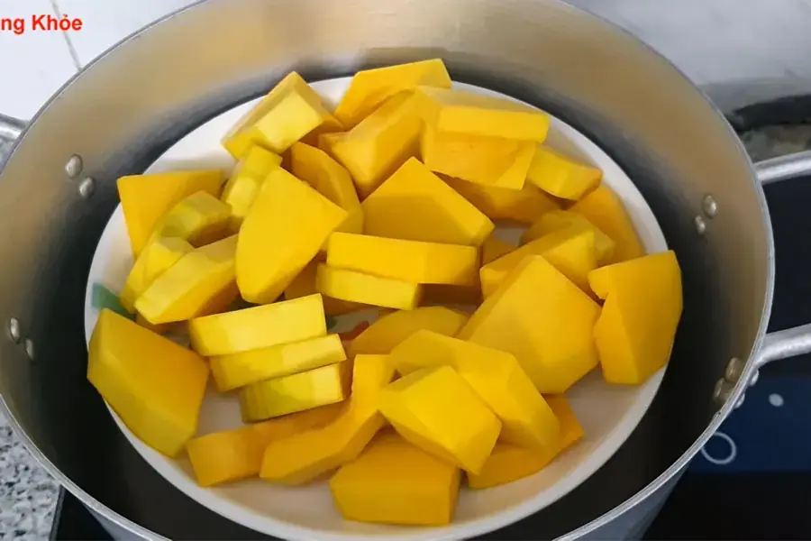 Hấp bí đỏ