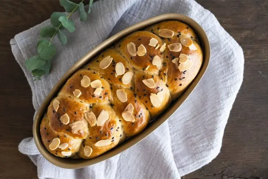 Bánh mì hoa cúc thơm ngon, mềm mịn