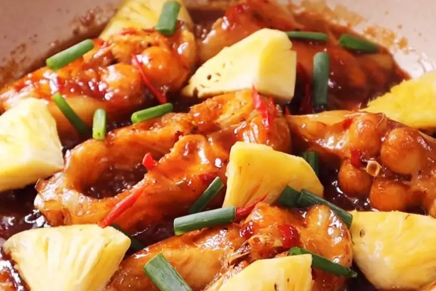 Món cá cờ kho thơm đậm đà, hao cơm