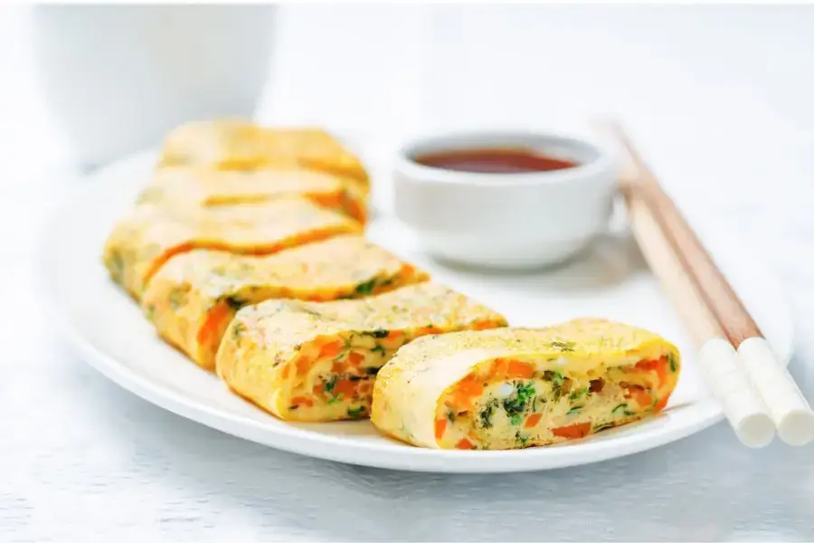 Đổi khẩu vị cho bé bằng món trứng cuộn bắt mắt