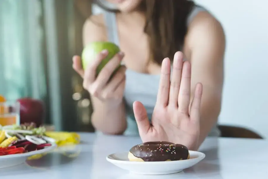 Hạn chế ăn các loại bánh chứa nhiều chất béo