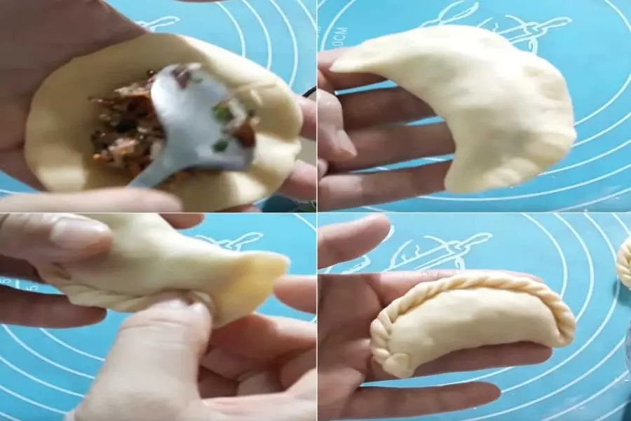 Cho nhân vào giữa
Gấp đôi bánh
Miết chặt mép bánh