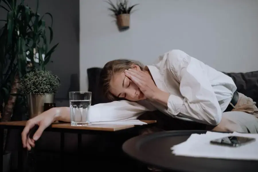 Cơ thể mệt mỏi là một trong những rủi ro có thể gặp phải khi thực hiện chế độ Keto