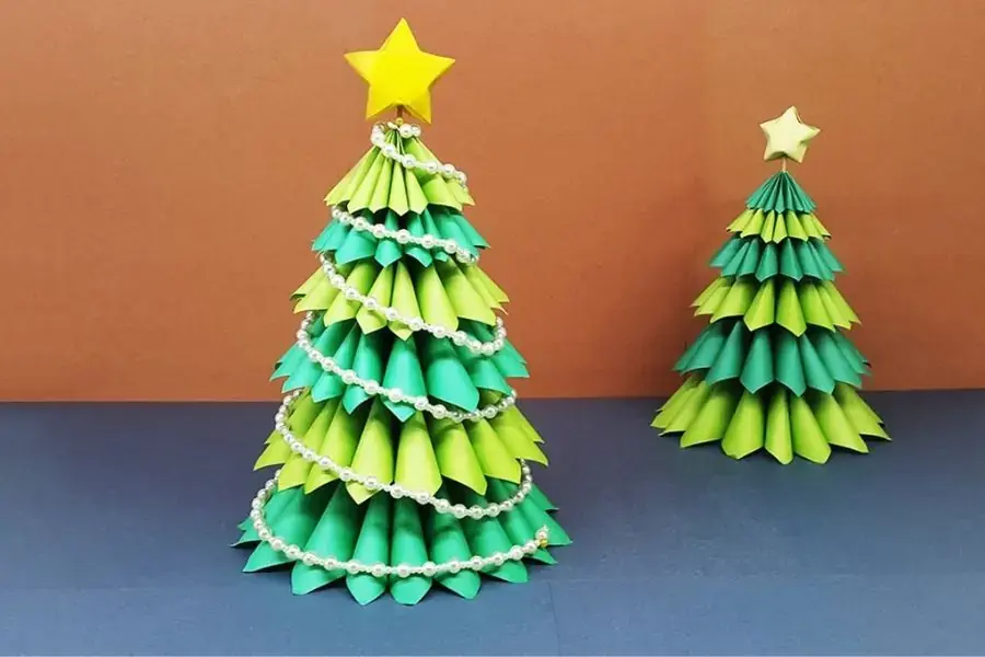 Cây thông Noel sẽ không hoàn chỉnh nếu thiếu ngôi sao trang trí.
