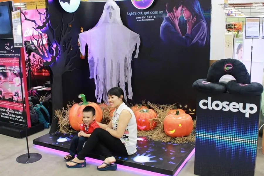 Ở Emart có nhiều khu vực trang trí theo chủ đề Halloween rất đẹp mắt và ấn tượng.