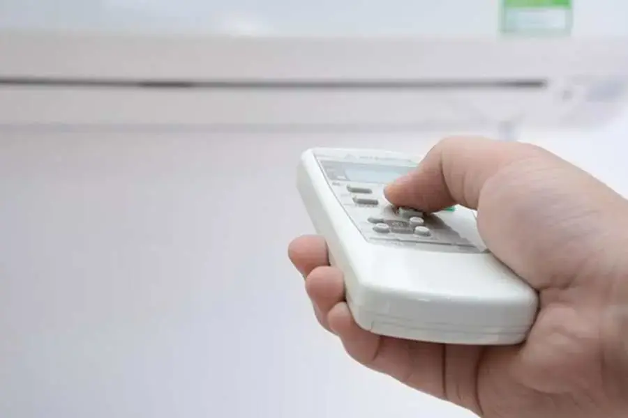 Chế độ Health của điều hoà được hoạt động dựa trên cơ chế chuyển không khí từ bên ngoài vào bên trong và tỏa ra khí sạch để đảm bảo sức khỏe. 