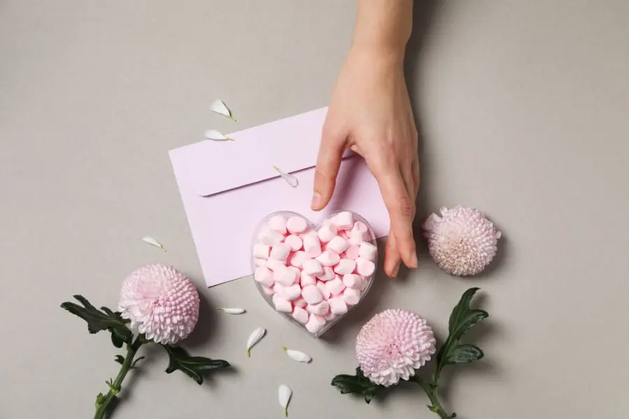 Đừng ngại ngần gửi những lời chúc 20/10 ý nghĩa cho người yêu của bạn.