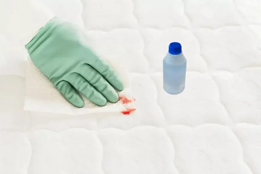Cách giặt đệm xốp bằng oxy già đối với đệm dính máu