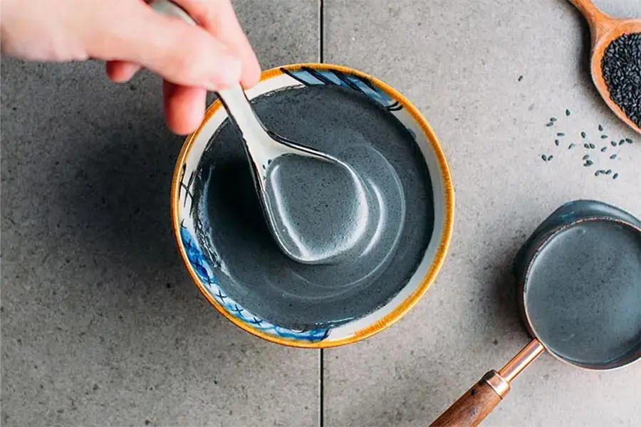 Cháo mè đen lạ miệng để đổi bữa cho bé cũng là gợi ý rất thú vị