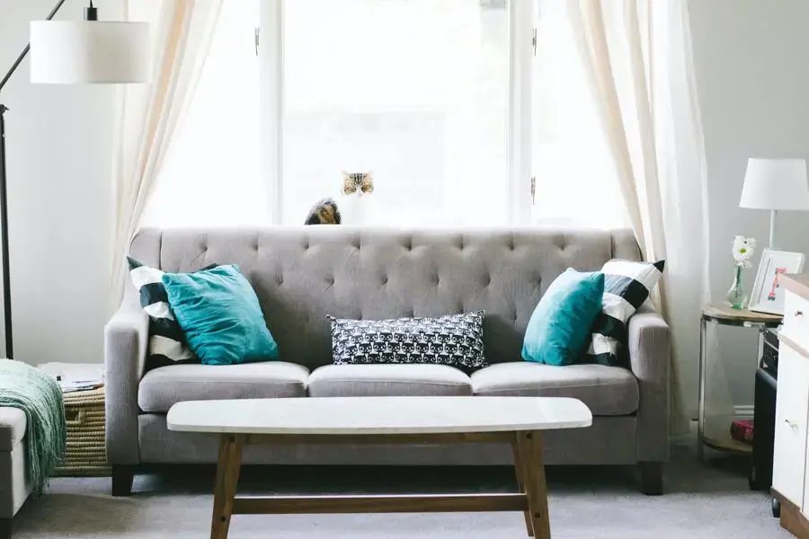 Sử dụng bộ sofa cũ để làm nội thất trang trí