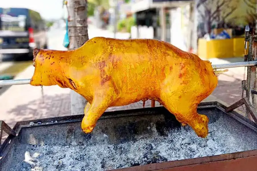 Bê thui nguyên con rất thích hợp trong những dịp tổ chức tiệc quy mô lớn