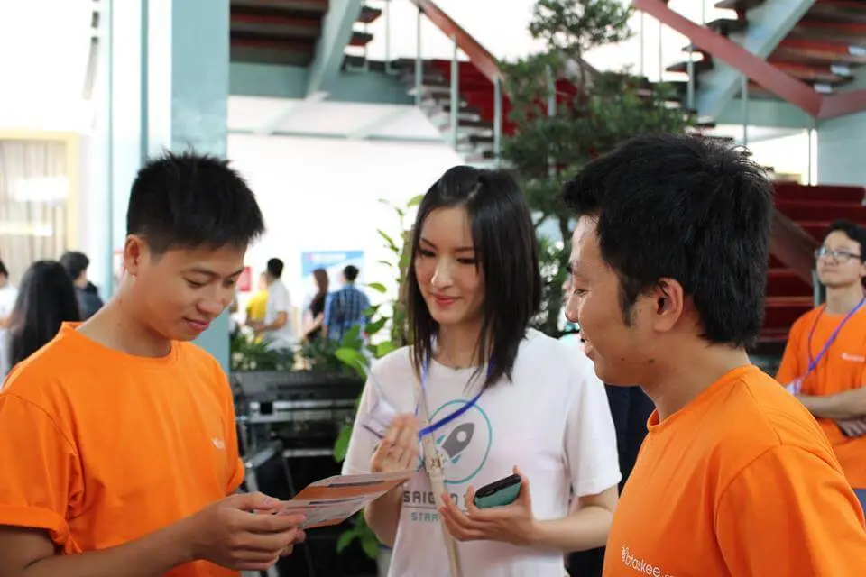 Hướng dẫn khách hàng tìm hiểu về bTaskee