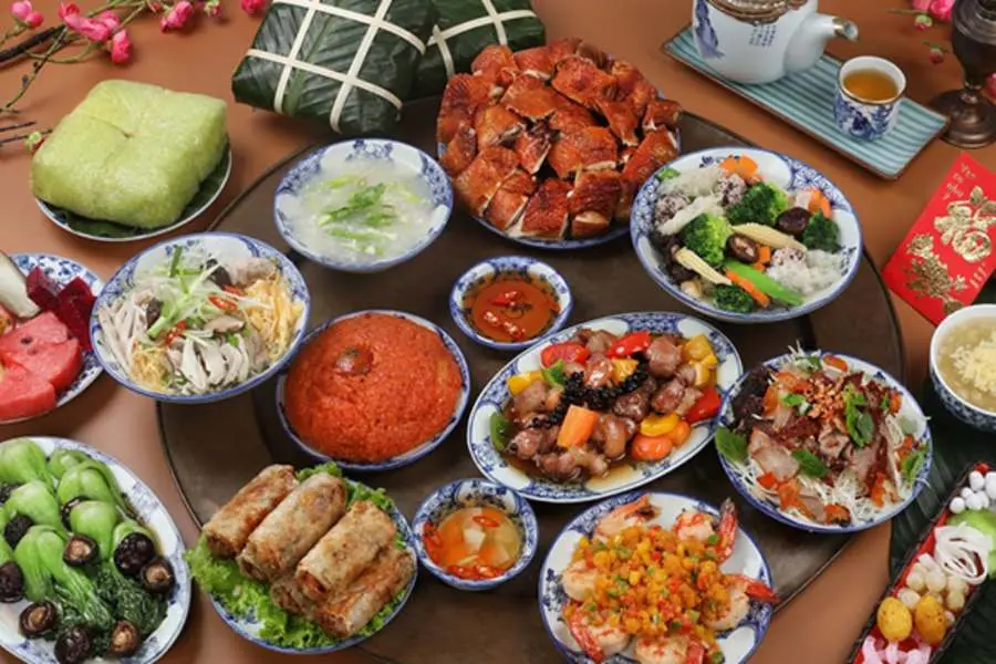 Bàn thờ cúng Rằm tháng Giêng năm Quý Mão thường bao gồm nhiều món khác nhau.