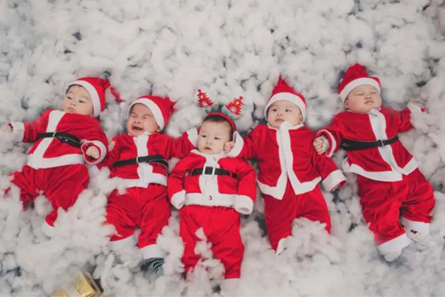 Chia sẻ niềm vui của mùa Giáng Sinh với concept ông già Noel thú vị.