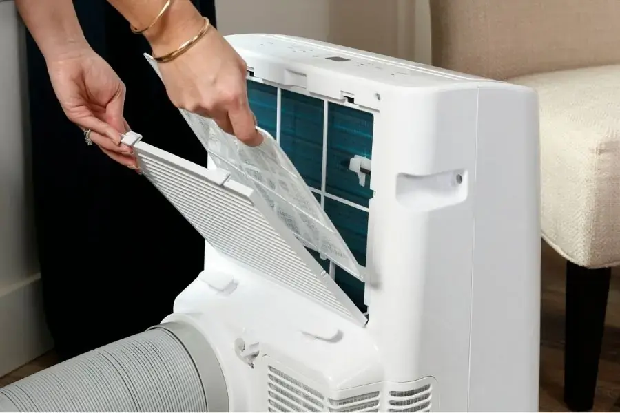 Lắp lại các bộ phận đúng trình tự sau khi vệ sinh máy sạch sẽ