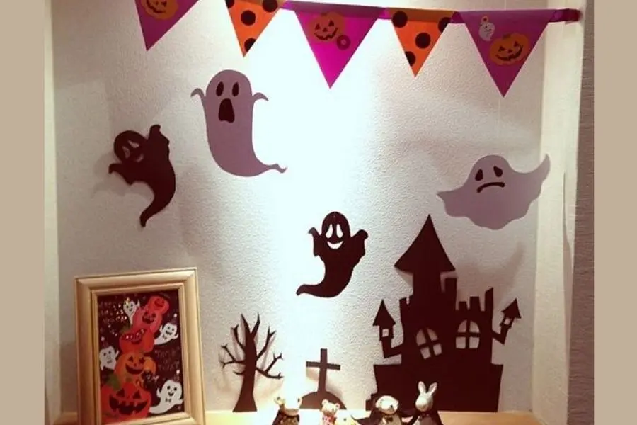Trang trí Halloween văn phòng độc đáo.