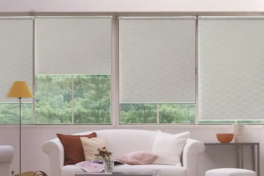 Trong quá trình sử dụng, rèm cuốn bị bụi nên ảnh hưởng đến thẩm mỹ