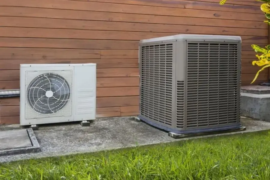 Kiểm tra tình trạng hoạt động của cục nóng máy lạnh (Nguồn: Nipco)