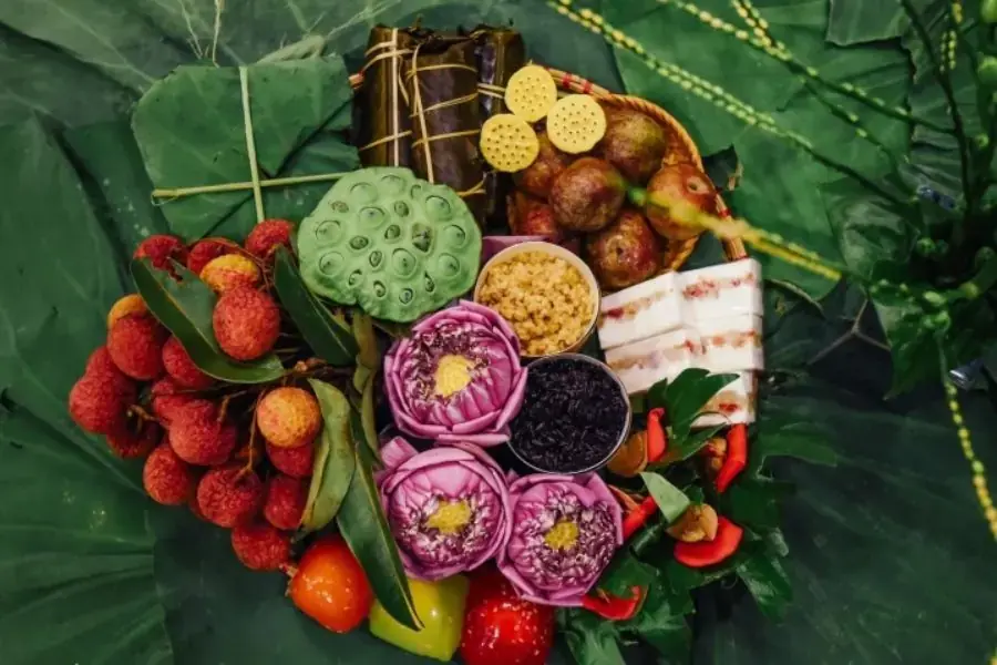 Tết Đoan Ngọ - Mùa của những bông sen nở